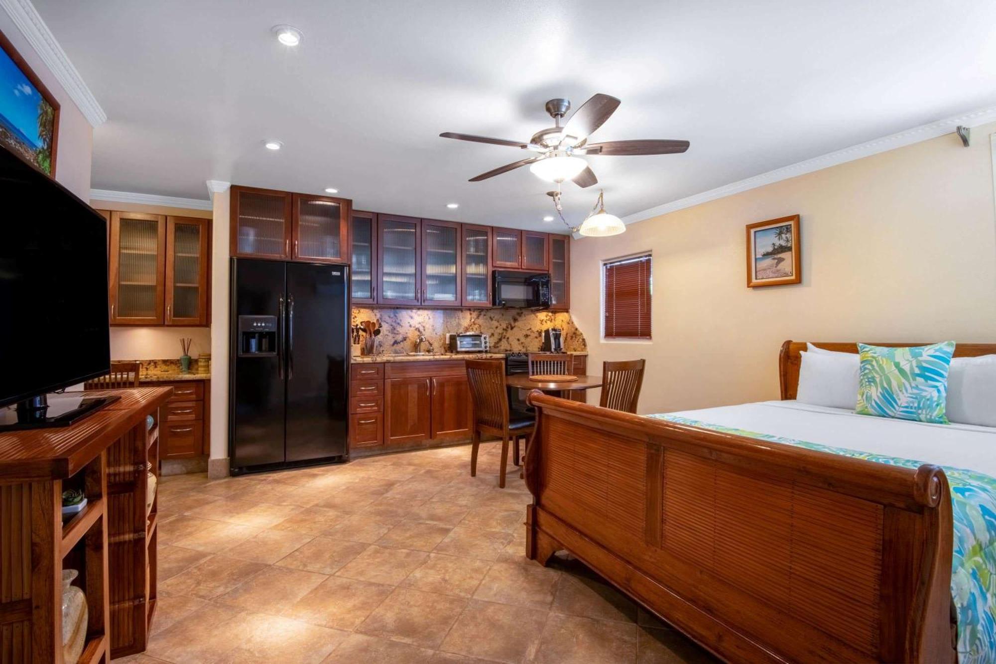 Days Inn By Wyndham Maui Oceanfront Wailea  Bagian luar foto